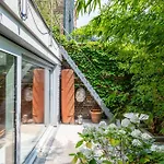 Studio Met Patio
